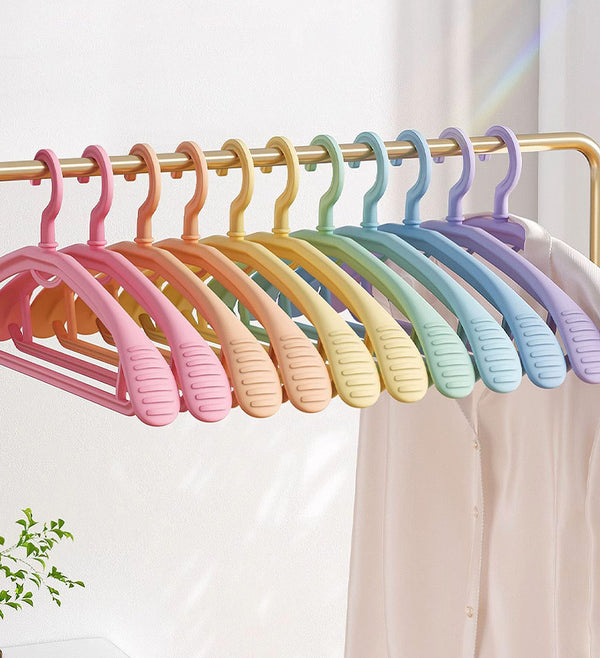 Joybos® Non-Slip Plastic Space Saving Hangers in Rainbow Colors F126
